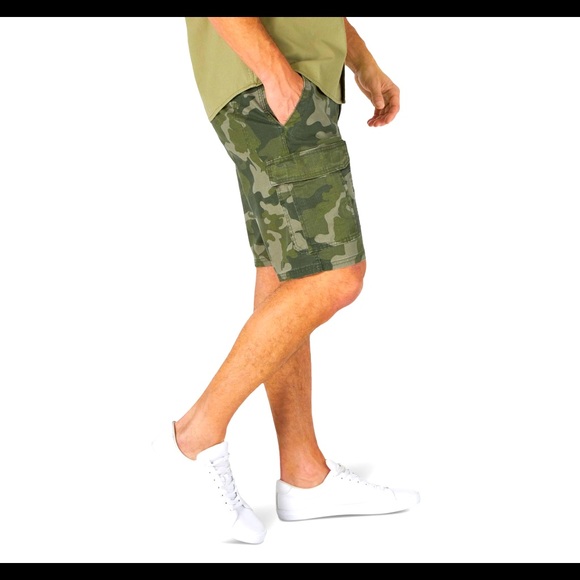 Wrangler 10” Relaxed Fit Cargo Shorts With Stretch - Picture 1 of 8